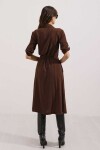 Kadın Kahverengi Kuşaklı Önü Düğmeli Apoletli Kırinkıl Dökümlü Elbise