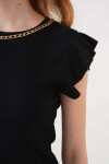Kadın Siyah Kolları Fırfırlı Sıfır Kol Yuvarlak Yaka Kolyeli Bluz